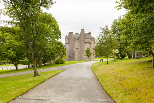 Crathes Castle scotland in summer — Stock Photo, Image