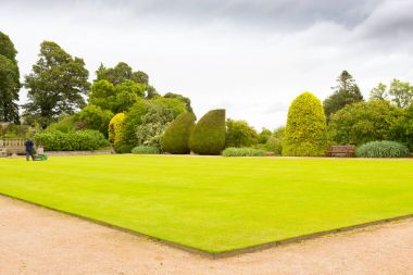 crathes bahçeleri bakım İskoçya 