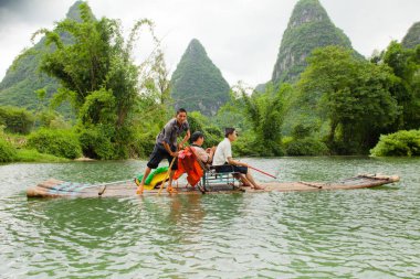 Yulong nehir banboo rafting Çin