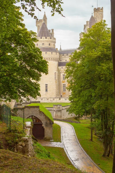 pierrefond kale ana giriş Manzaralı
