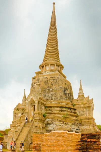 Ayuttaya pagoda s turisty — Stock fotografie