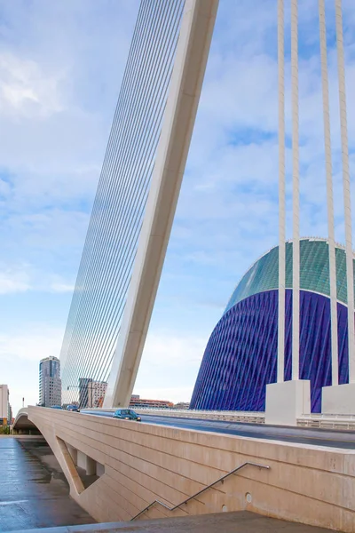 Puente de Calatrava y edificio Lagora en valencia España —  Fotos de Stock