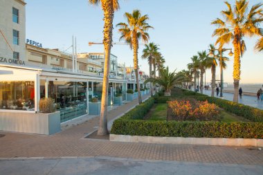 promenade seafront adlı günbatımı manzarası