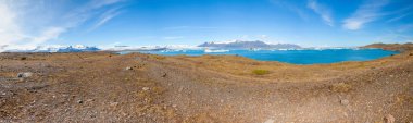 Jokulsarlon Gölü İzlanda Güneşli bir günde panoramik manzara