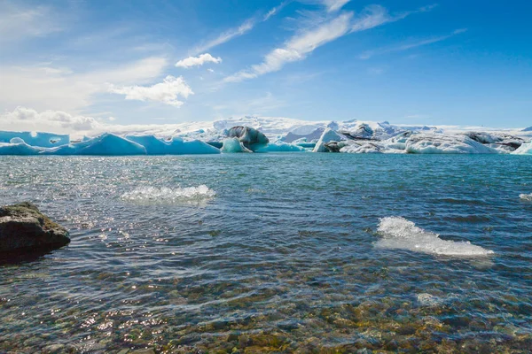 Pohled na jezero Island Jokulsarlon ledovců — Stock fotografie