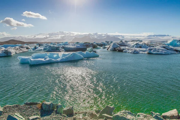 Jokulsarlon tó Izland jéghegyek megtekintése — Stock Fotó