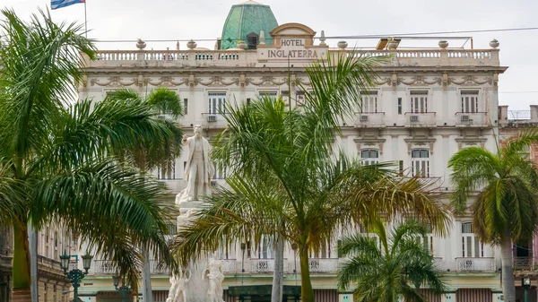 Standbeeld van Jose Marti Havana — Stockfoto