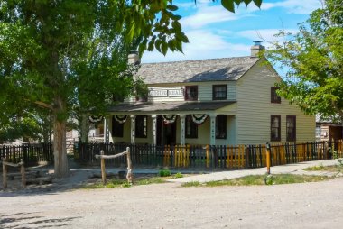Eski otel ve Restoran iki katlı ahşap evde Amerikan