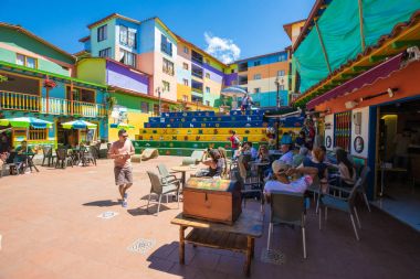 Zocalo merkezi kare Guatape Kolombiya
