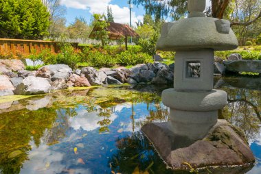 Japon Bahçe Botanik Bahçesi Quito gölette