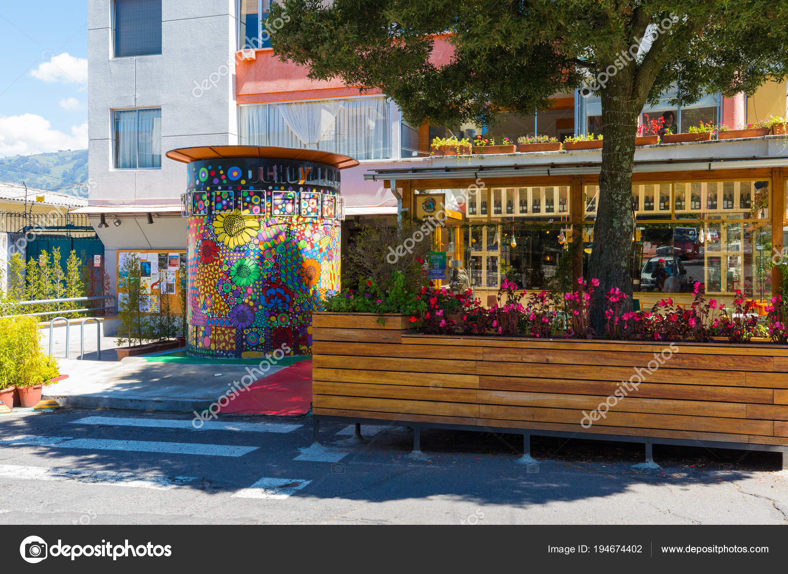 Entrada de ocho cines y medio en el barrio Floresta Quito