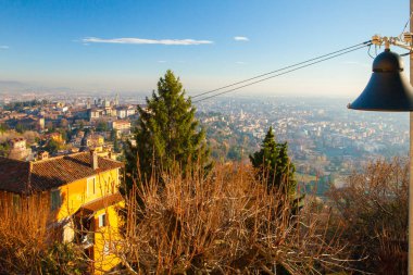 Sunset bulvarında üst Bergamo gördüm düşük Bergamo panorama 