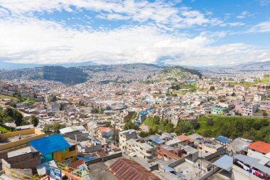Quito güne göre El Tejar ilçesinden Panoraması