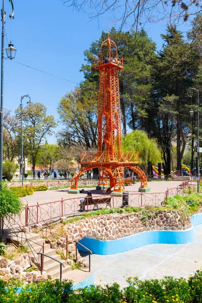 Sucre Bolivia Simon Bolivar park reproduktion av Eiffel towe — Stockfoto