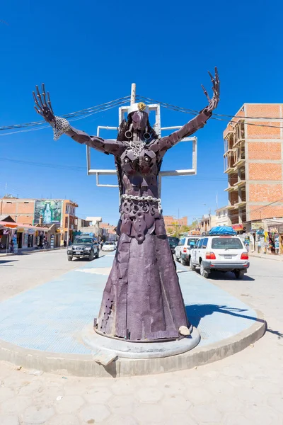 Bolivia Escultura de hierro Uyuni en avenida ferroviaria — Foto de Stock