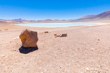 Şili Atacama Çölü Tuyaito Gölü