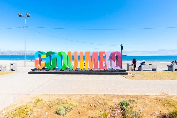 Chili Coquimbo welkomstbord op het strand — Stockfoto