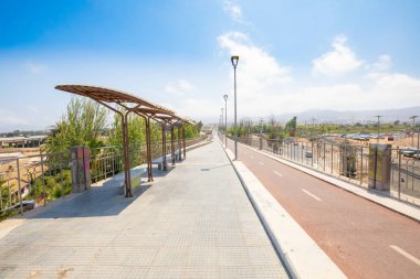 Bisiklet ve yaya yolu ile Şili La Serena Köprüsü