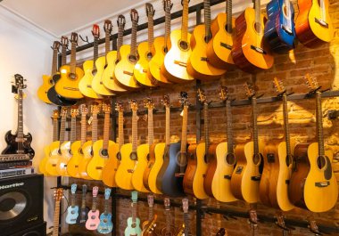 Arjantin Cordoba klasik gitarları sergileniyor