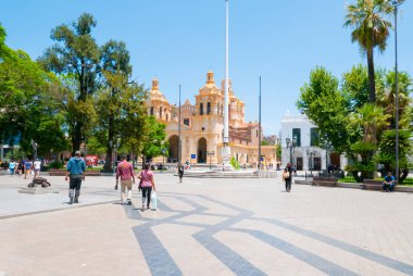 Arjantin Cordoba San Martin Meydanı ve sabahları katedral