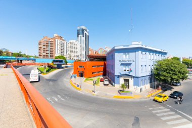 Arjantin Cordoba otobüs terminaline giden yaya köprüsü