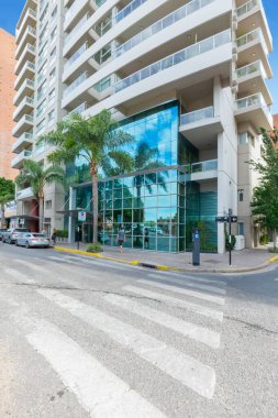 Arjantin Rosario Jujuy Bulvarı 'nda gökyüzü görüntüsünde refleksler