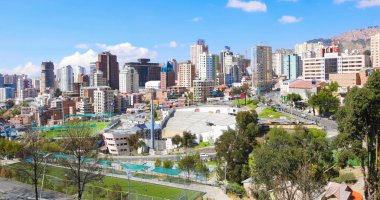 La Paz Bolivya 17 Eylül, gökdelenler ile sabah San Pedro ilçe panoramik görünümü. Shoot on Eylül 17, 2019