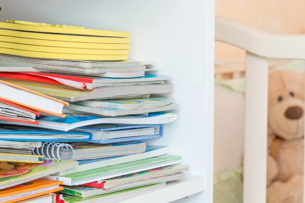 Çocuk kitapları ile Bookshelf