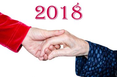 Kavram 2018, Anneannelerin elini tutarak torunu yardım