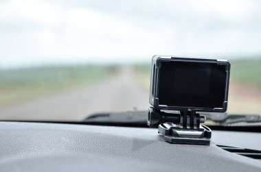 Mini kamera araba panoya sabit