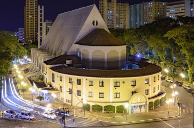 Şehir merkezinden Londrina kiliseyle