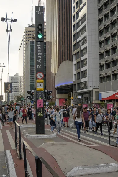 Paulista avenue op zondag — Stockfoto