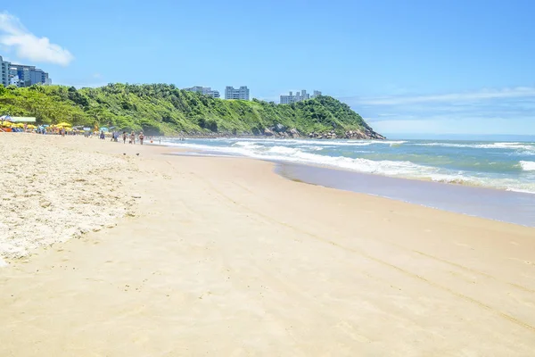 Strand van Praia do Tombo, Guaruja Sp Brazilië — Stockfoto