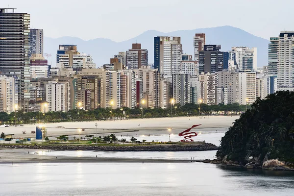 Santos SP Brasil ao entardecer Fotos De Bancos De Imagens