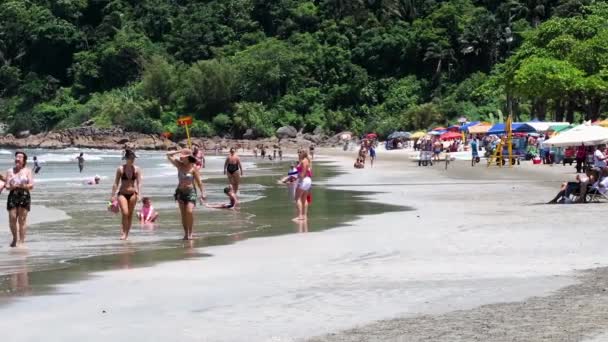 Praia do Guaiuba, Guaruja Sp Brazílie — Stock video