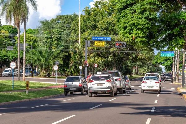 Campo Grande Brasil Marzo 2020 Tráfico Automóviles Esquina Avenida Afonso — Foto de Stock