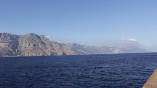 Ilha Desabitada Lavada Pelas Águas Mar Mediterrâneo Suas Colinas Estendem — Vídeo de Stock