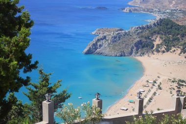 Tsambika beach, Tsambika Manastırı güzel bir manzara. Rhodes, Yunanistan