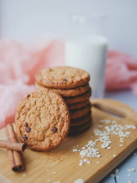 Oatmeal Chocolate Chip Cookies Cinnamon Glass Milk Cookies Wooden Cutting — Stock Photo, Image