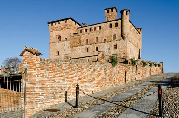 Zamek z Grinzane Cavour (Włochy) — Zdjęcie stockowe