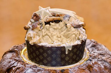 Doğum sahnesi ile panettone