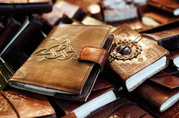 Leather diaries and notebooks — Stock Photo, Image