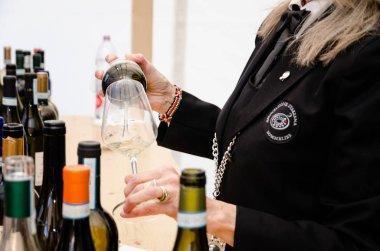 şarap tadımı Vinum (Alba, İtalya)