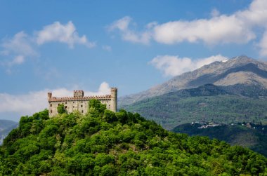 Castle Montaldo Dora