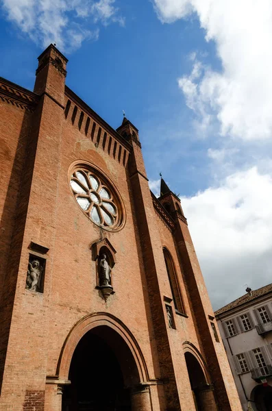 Catedral de Alba de São Lourenço — Fotografia de Stock