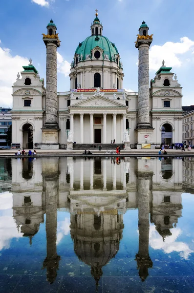 Vienna, Karlskirche Church — 图库照片