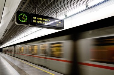 Viyana (Avusturya) metro istasyonu