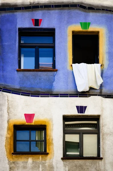 Wiedeń, kolorowe Hundertwasserhaus — Zdjęcie stockowe