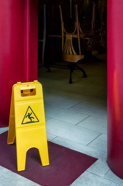 Wet floor danger signal — Stock Photo, Image