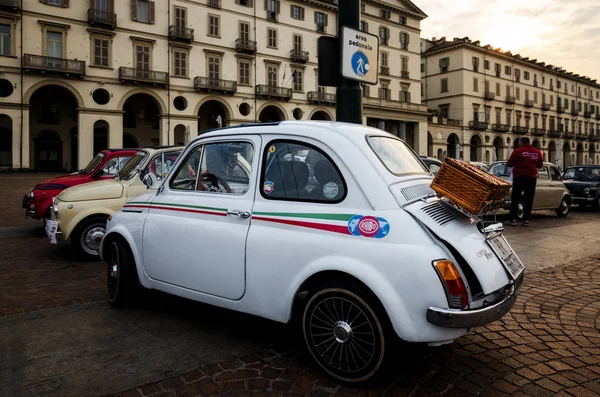 Fiat 500 carro clássico em Turim — Fotografia de Stock